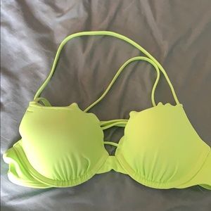 Hollister 32b swim top